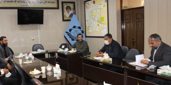 شهردار و رئیس شورای شهر تایباد بر راه اندازی اداره فرهنگی و امور اجتماعی شهردار ی تاکید نمودند.
