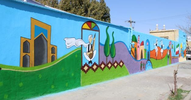 ۵هزار مترمربع نقاشی دیواری در قالب طرح زیباسازی شهر تایباد انجام شد.